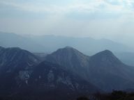 南西： 高倉山、鎌房山、七ヶ岳