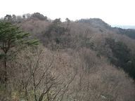 絹谷富士と石森山を望む